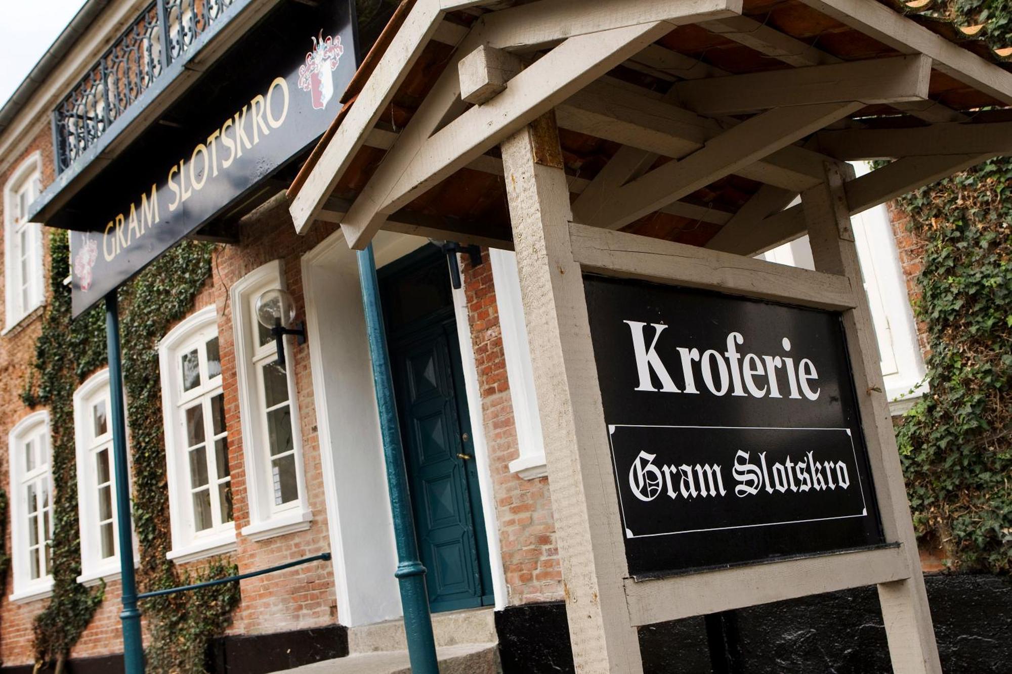 Den Gamle Kro Ved Gram Slot Eksteriør billede