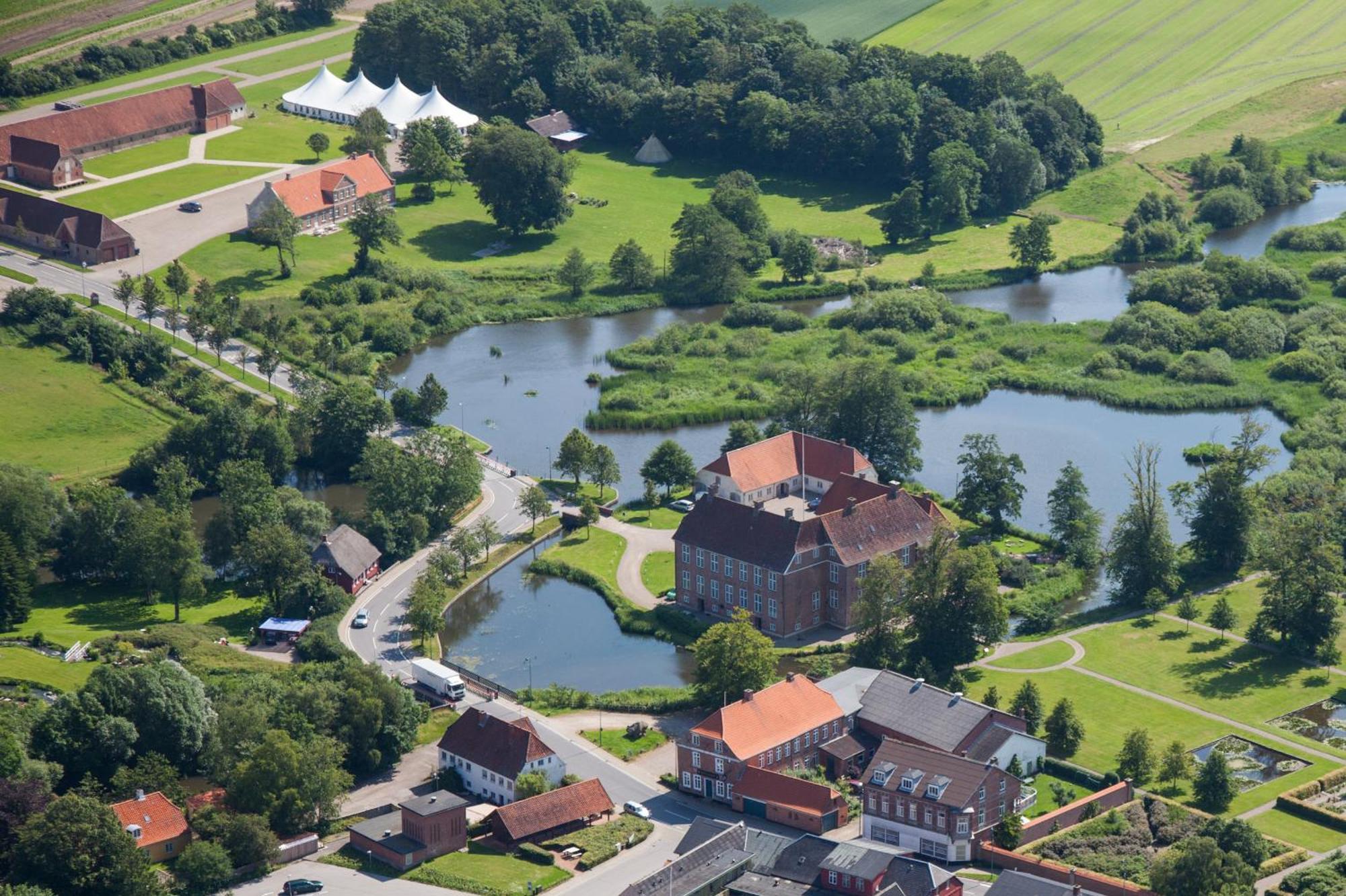 Den Gamle Kro Ved Gram Slot Eksteriør billede
